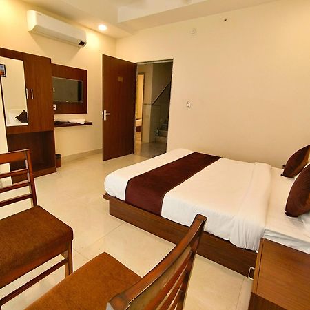 Hotel Veer Palace Near Udaipole 우다이푸르 외부 사진