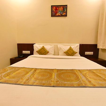 Hotel Veer Palace Near Udaipole 우다이푸르 외부 사진