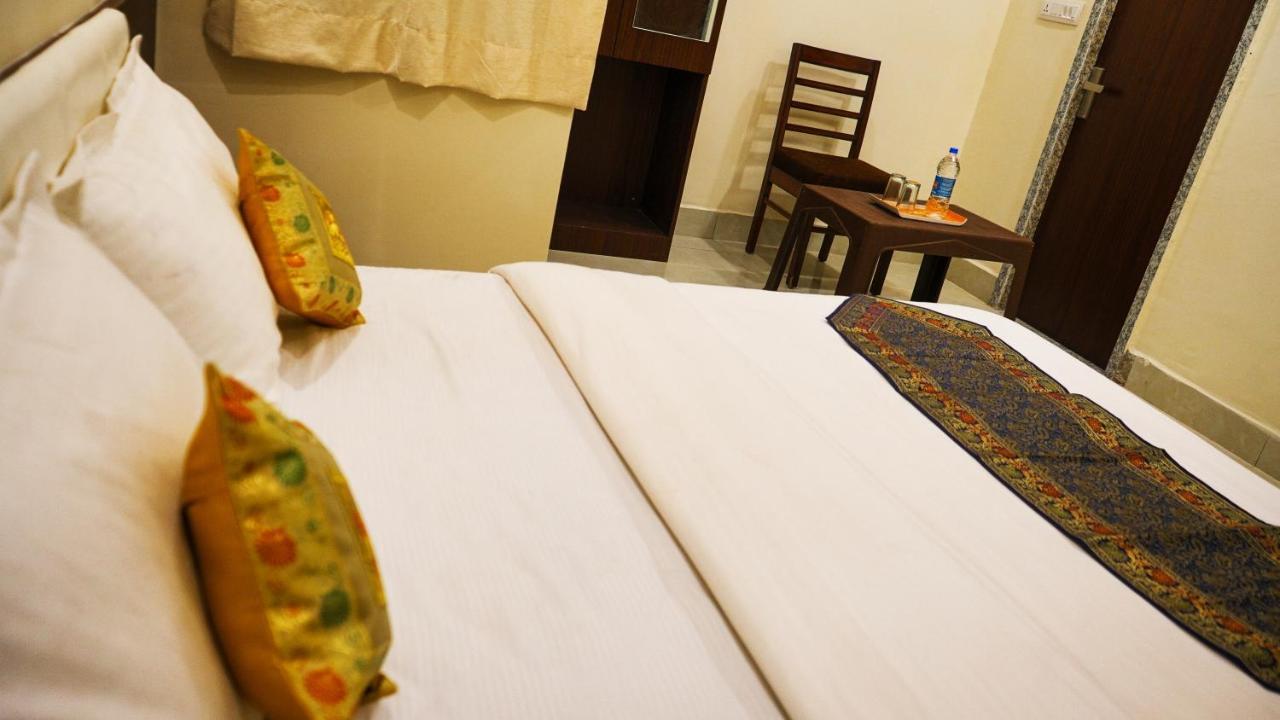 Hotel Veer Palace Near Udaipole 우다이푸르 외부 사진