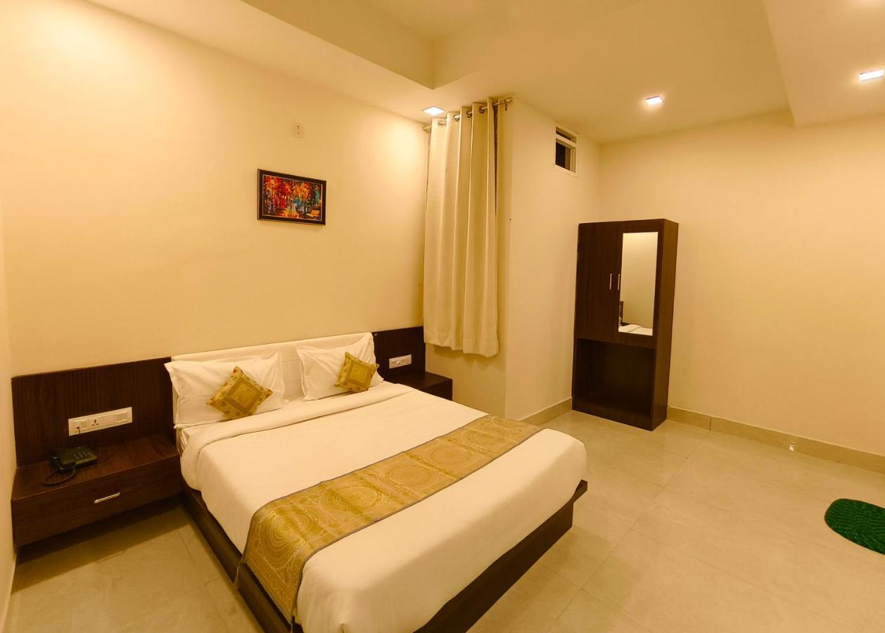 Hotel Veer Palace Near Udaipole 우다이푸르 외부 사진