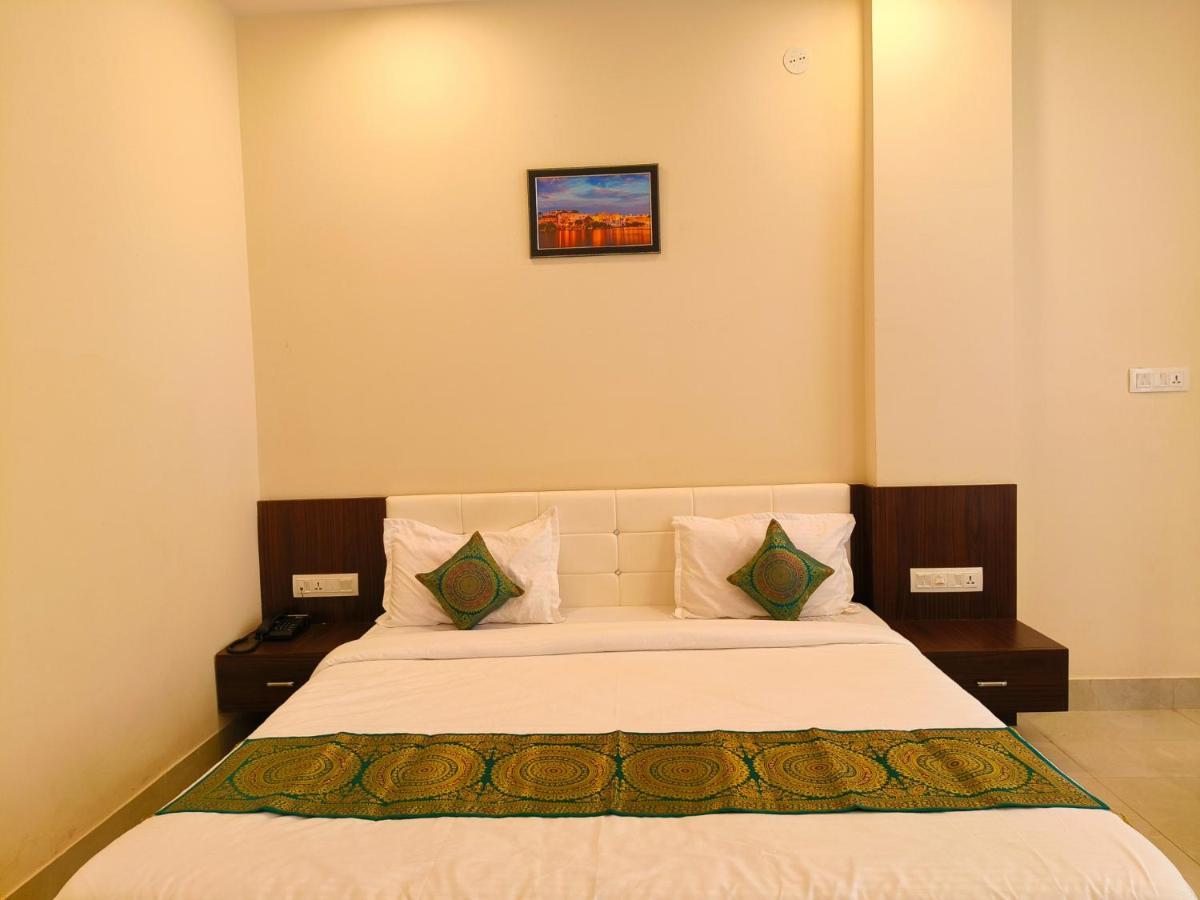Hotel Veer Palace Near Udaipole 우다이푸르 외부 사진