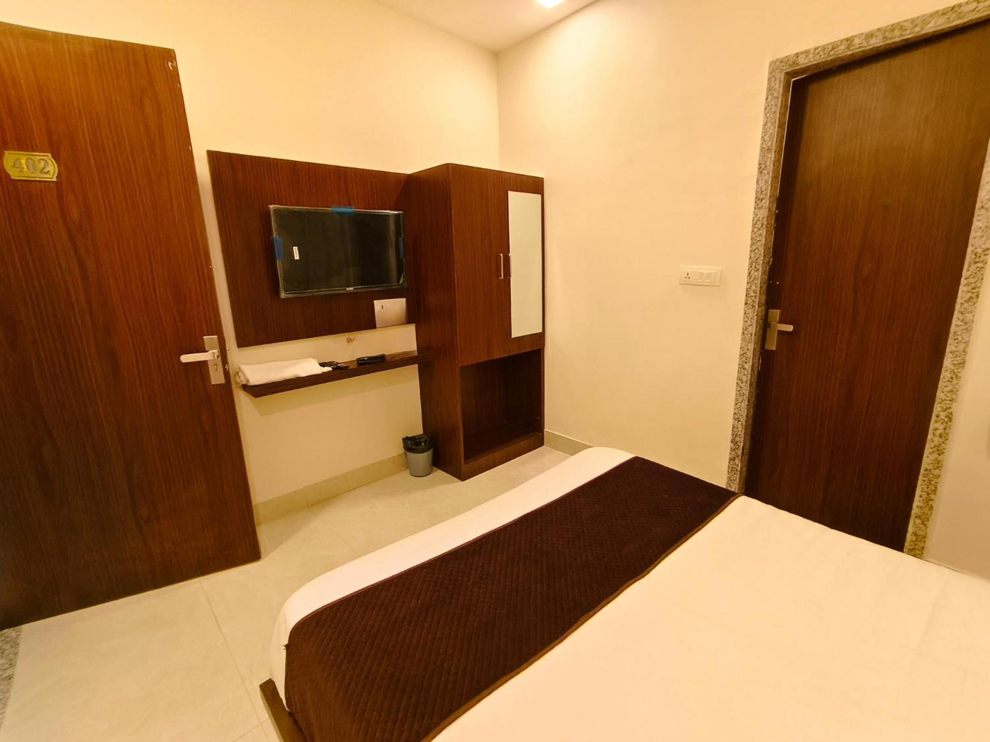 Hotel Veer Palace Near Udaipole 우다이푸르 외부 사진