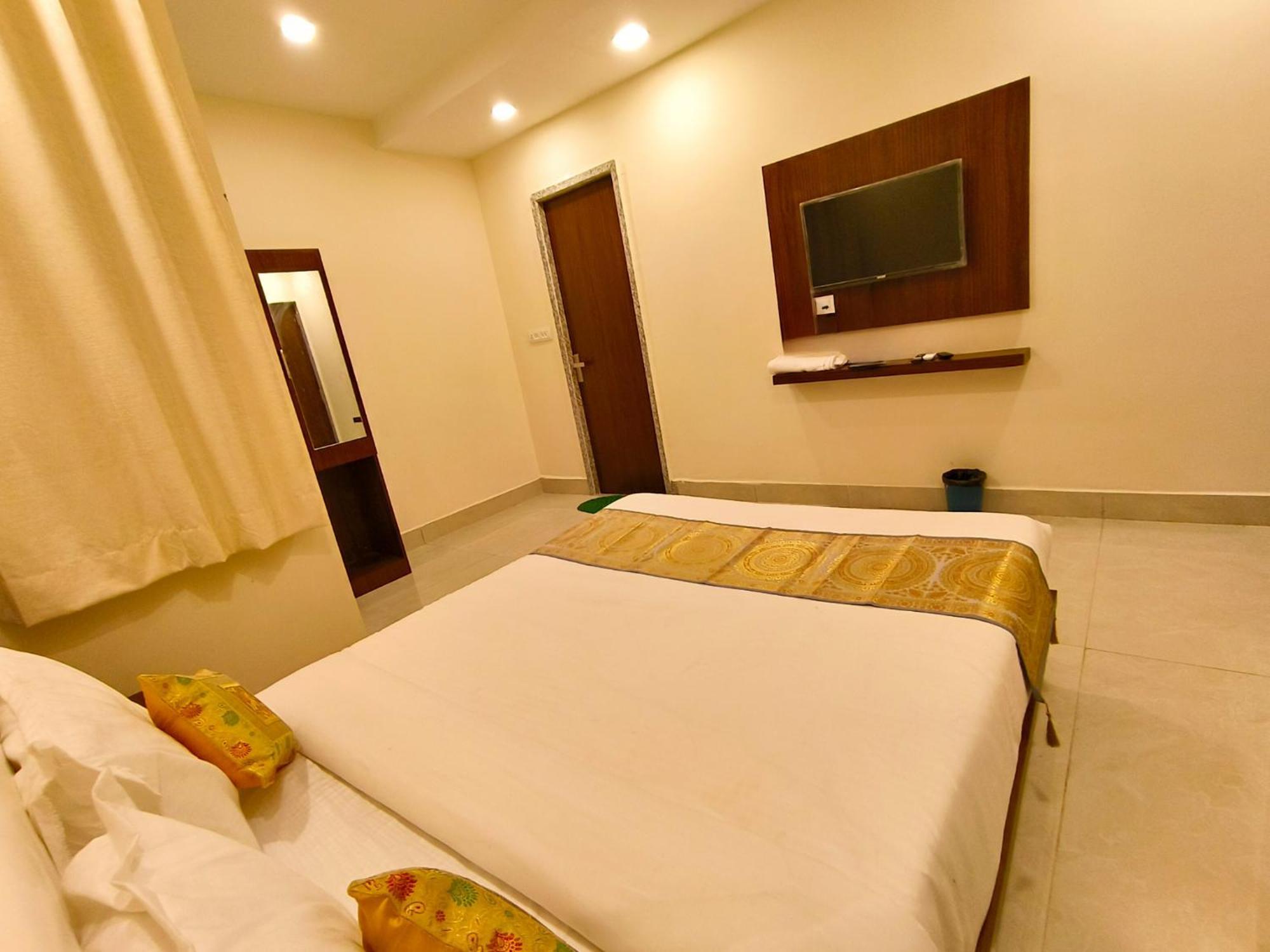 Hotel Veer Palace Near Udaipole 우다이푸르 외부 사진