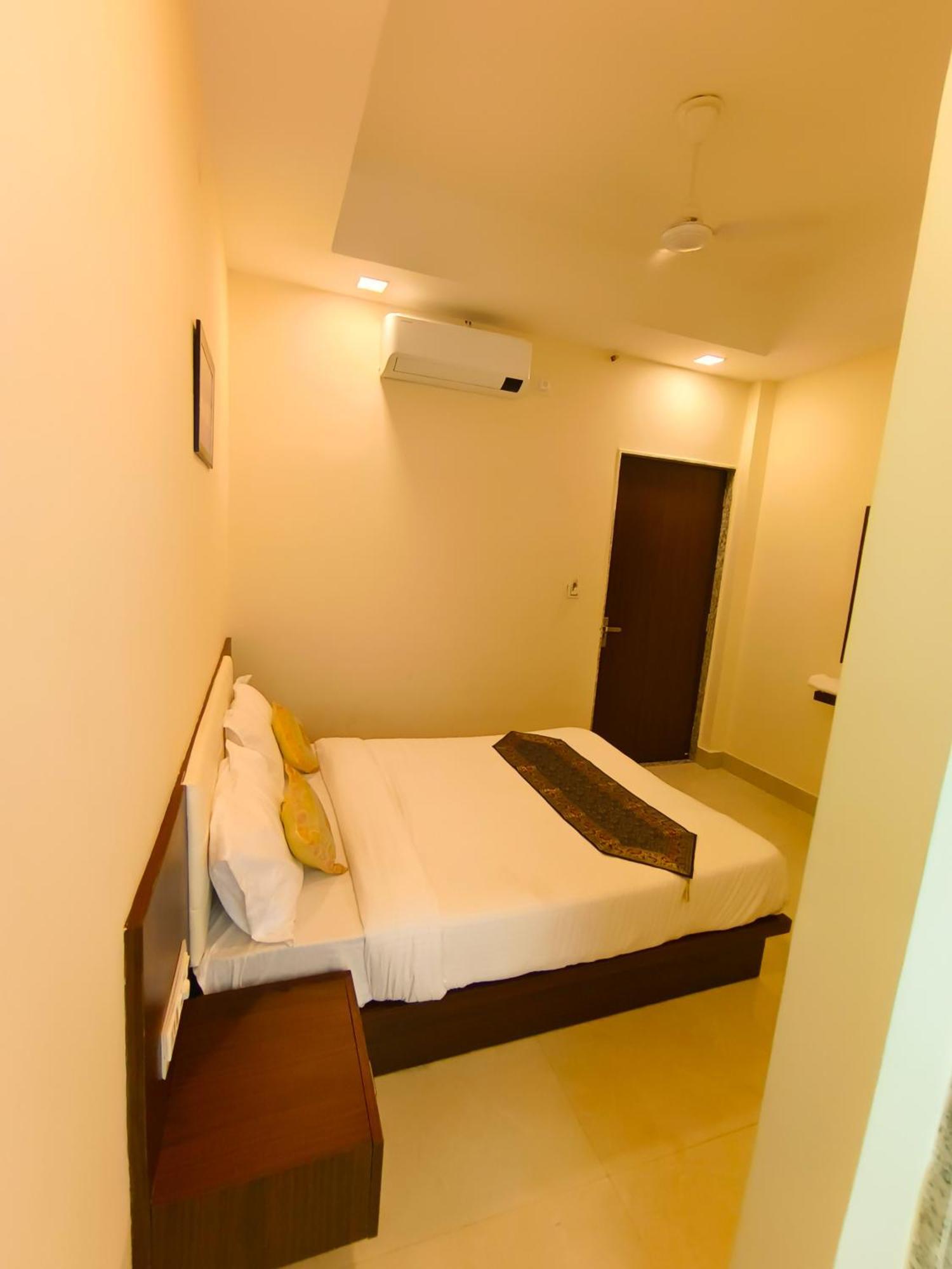 Hotel Veer Palace Near Udaipole 우다이푸르 외부 사진