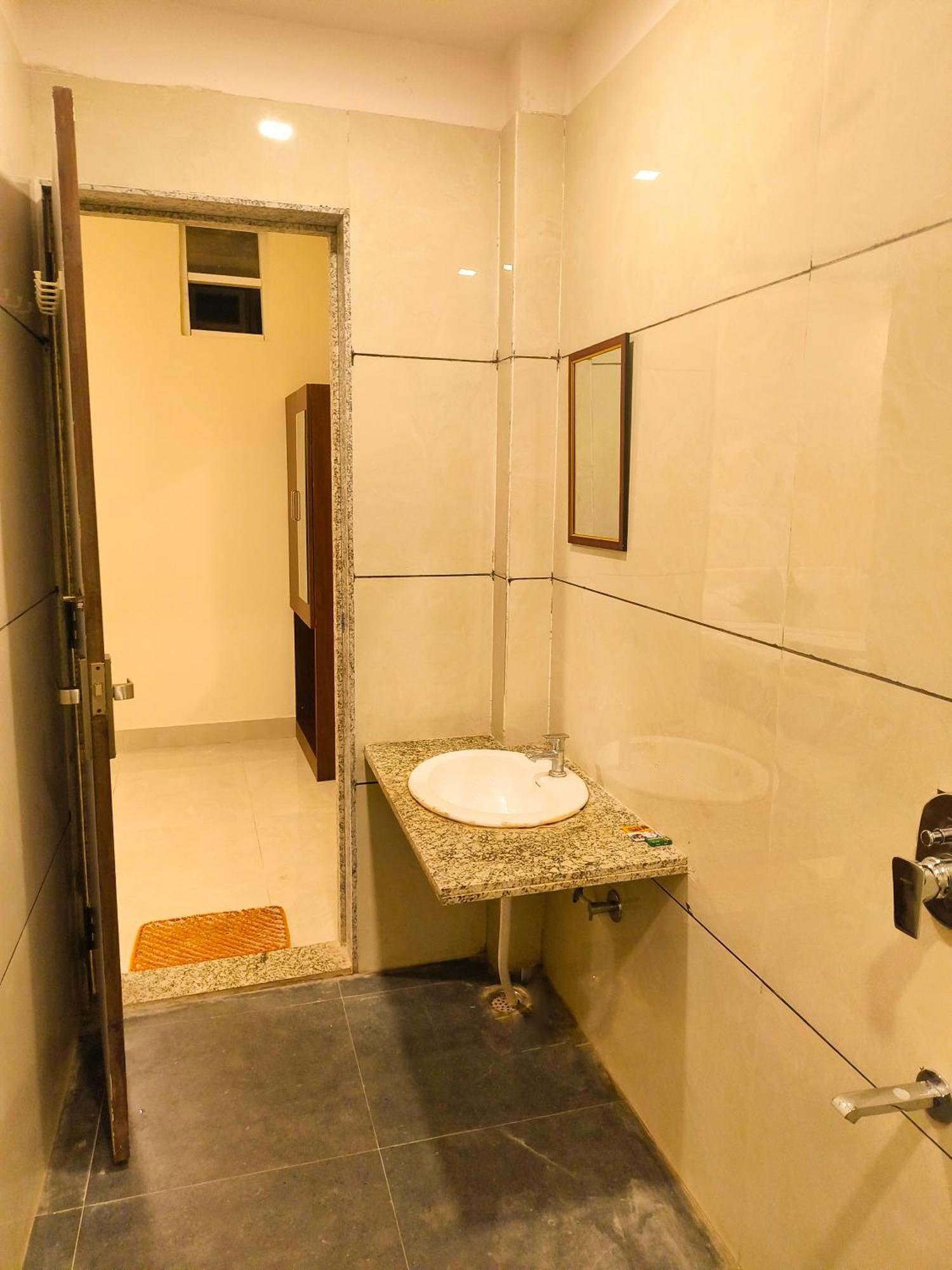 Hotel Veer Palace Near Udaipole 우다이푸르 외부 사진